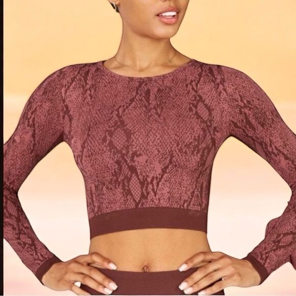 Fabletics Kamila Snake Print Seamless Crop Top | Cherry Mocha | Size M - Picture 13 of 14